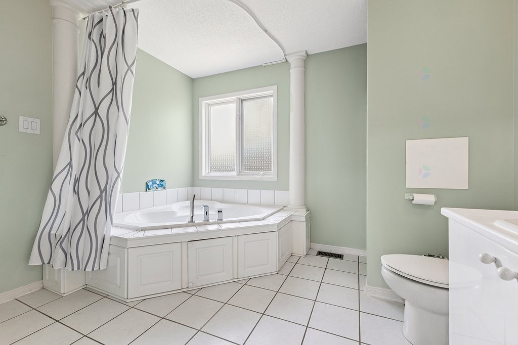 









392


Rue Ernest-Gaboury

,
Gatineau (Gatineau),




QC
J8V2S5

