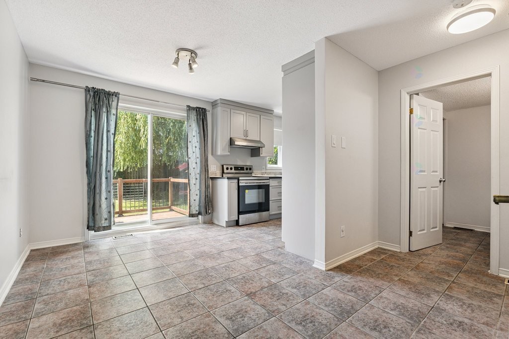 









392


Rue Ernest-Gaboury

,
Gatineau (Gatineau),




QC
J8V2S5

