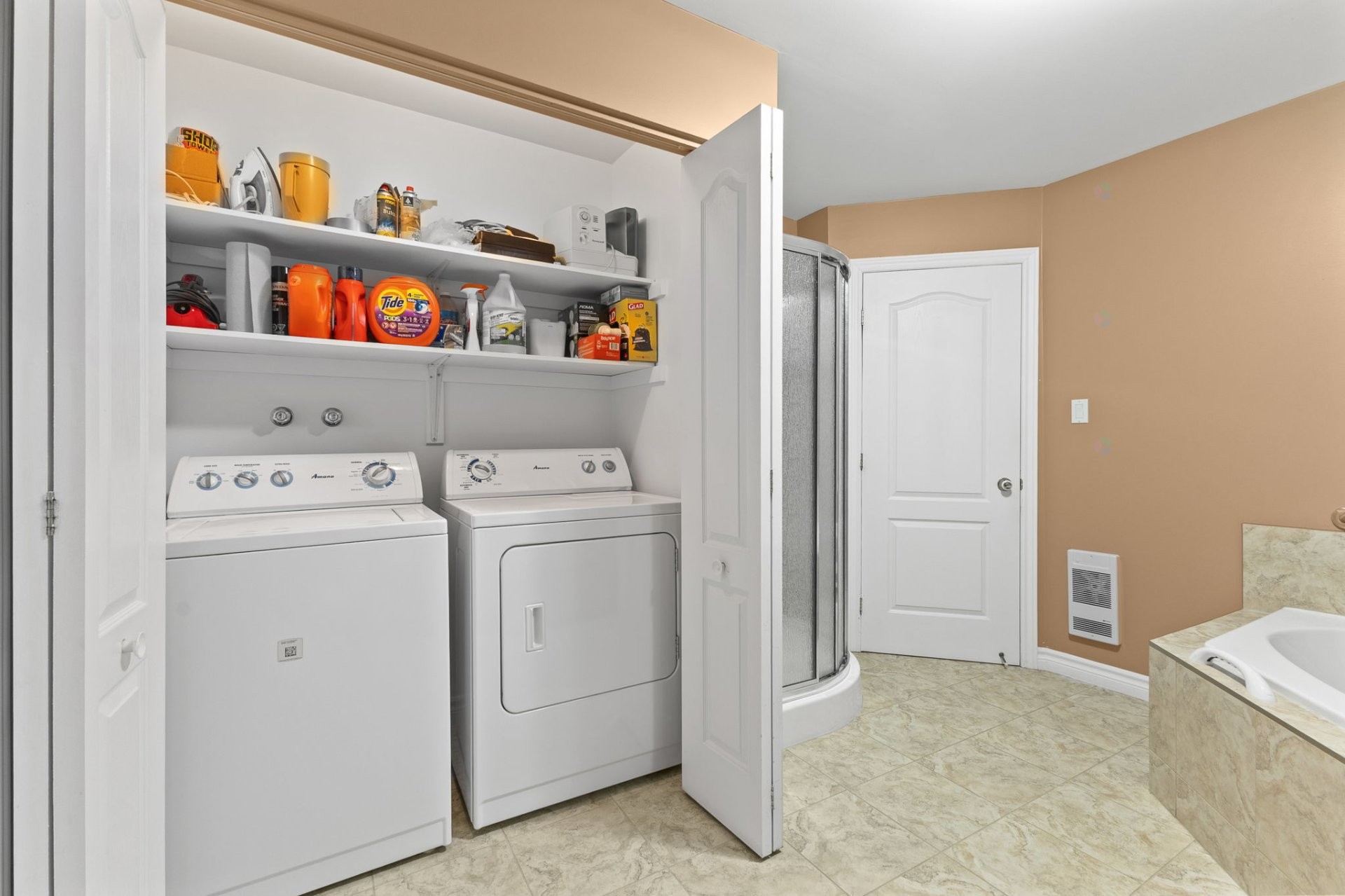 









113


Rue Marie-Louise-McGregor 

,
Gatineau (Buckingham),




QC
J8L0E2

