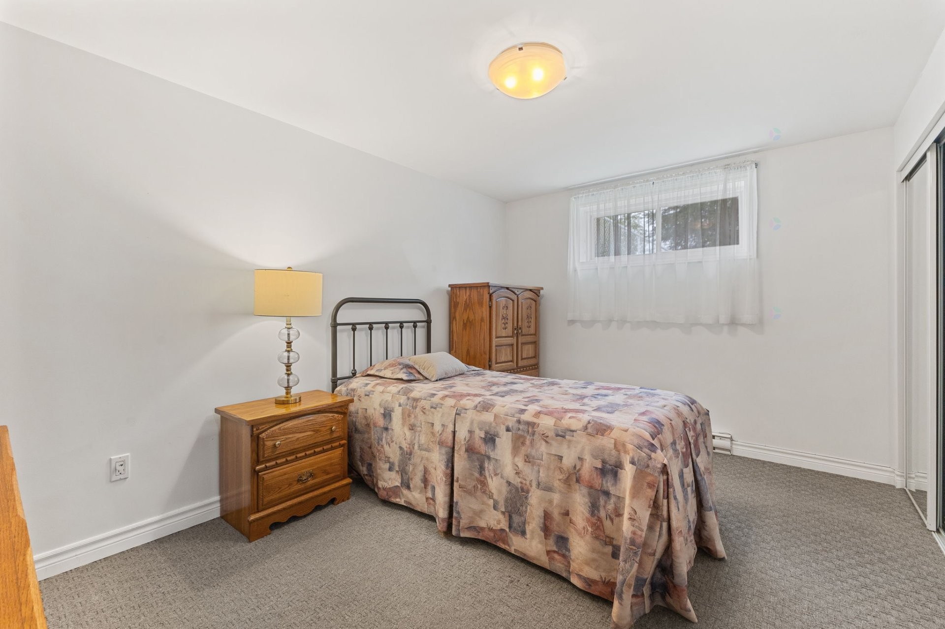 









113


Rue Marie-Louise-McGregor 

,
Gatineau (Buckingham),




QC
J8L0E2

