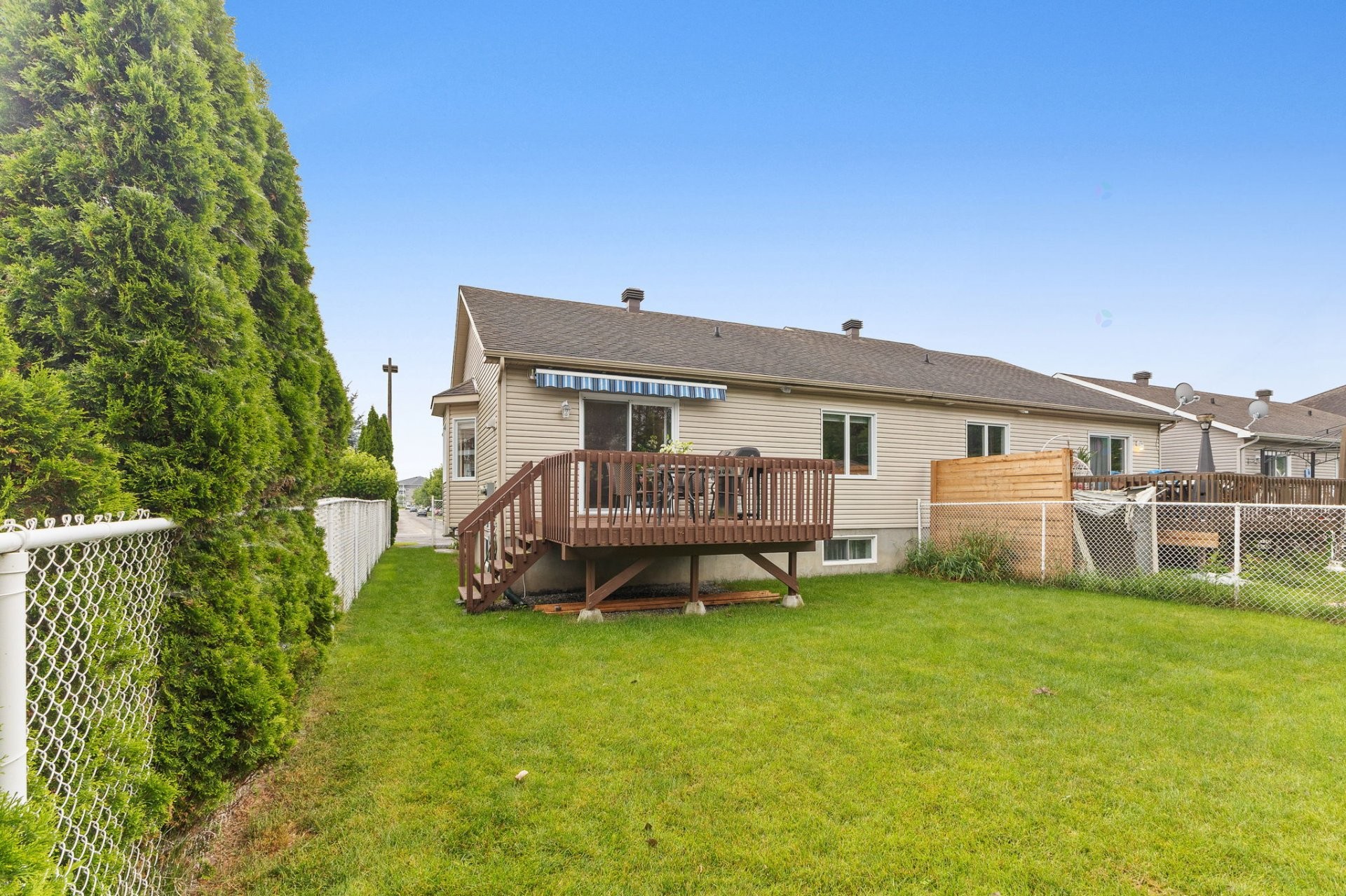 









113


Rue Marie-Louise-McGregor 

,
Gatineau (Buckingham),




QC
J8L0E2

