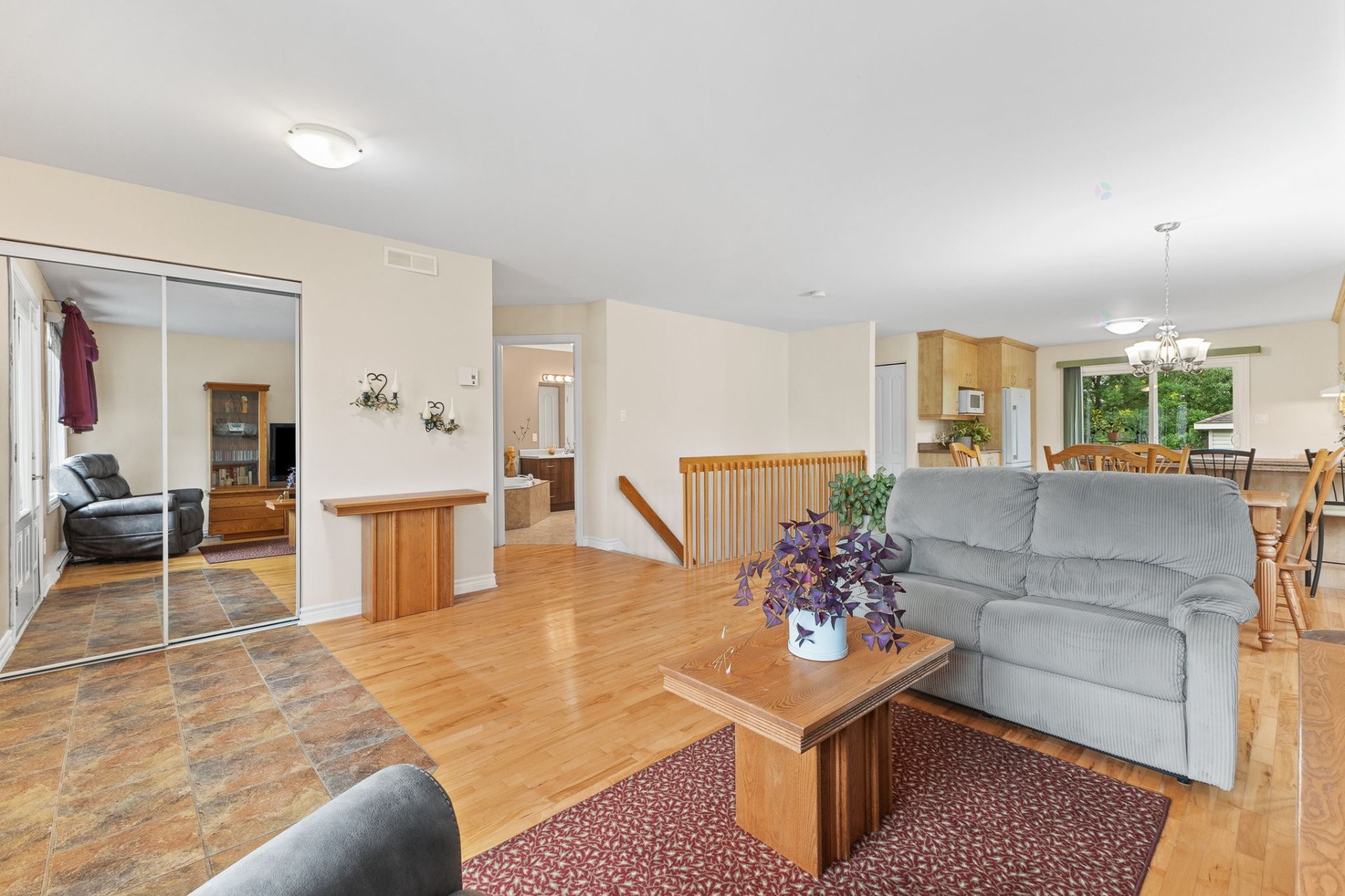 









113


Rue Marie-Louise-McGregor 

,
Gatineau (Buckingham),




QC
J8L0E2

