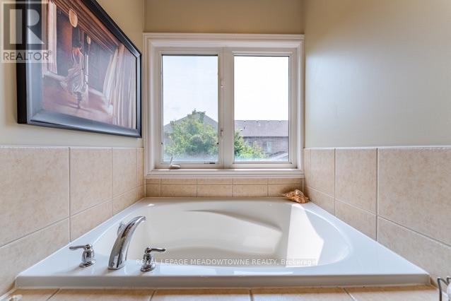 












150 MCCREADY DRIVE

,
Milton,




Ontario
L9T0V2

