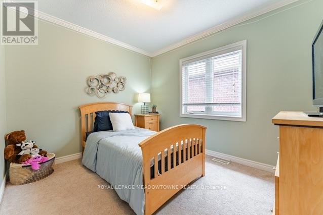 












150 MCCREADY DRIVE

,
Milton,




Ontario
L9T0V2


