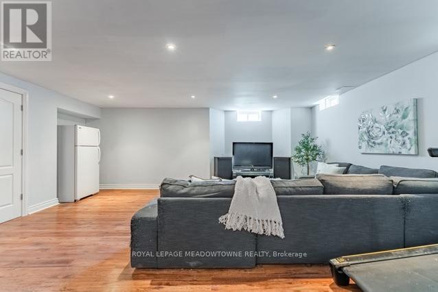 












150 MCCREADY DRIVE

,
Milton,




Ontario
L9T0V2

