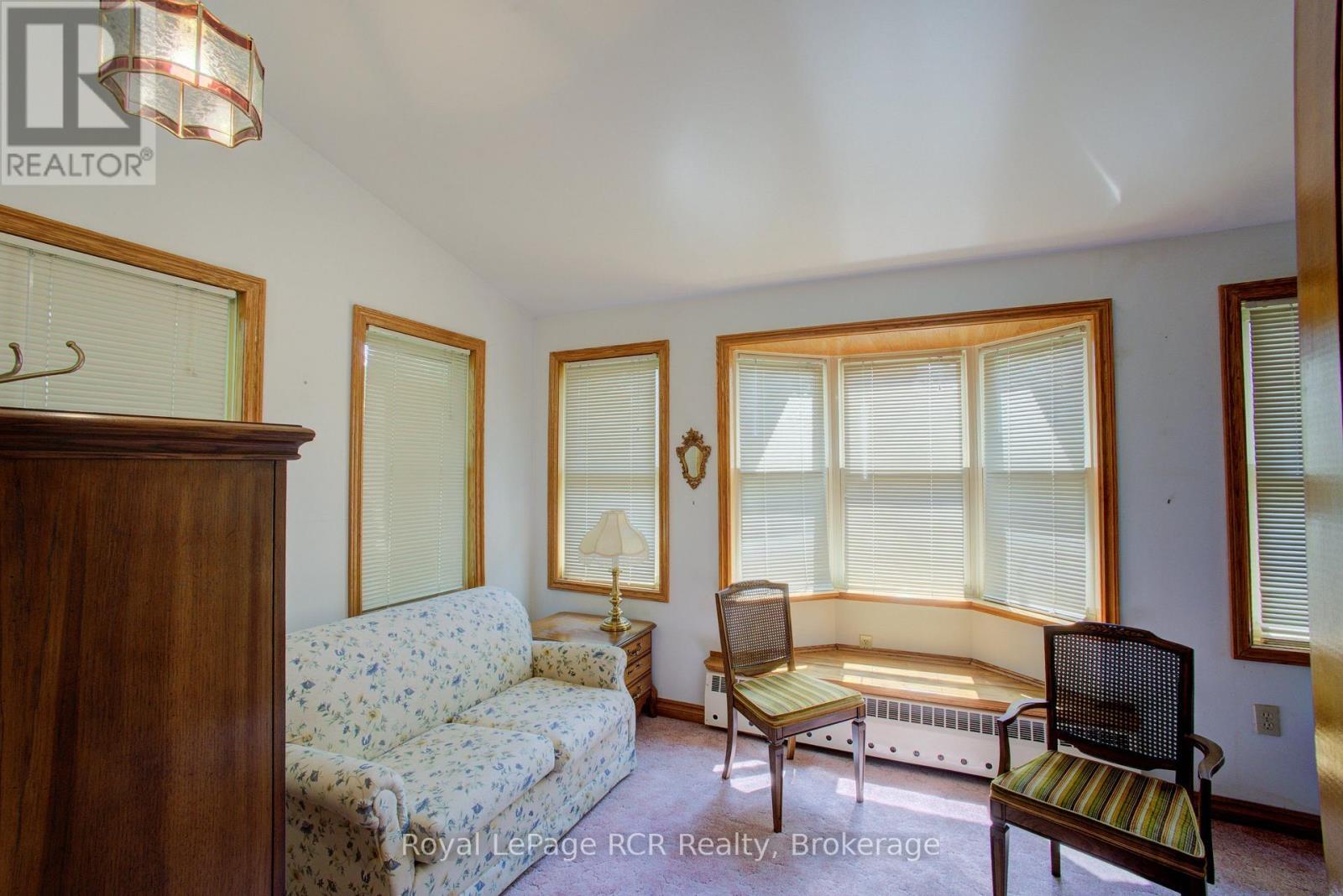 












291 ELMA STREET E

,
North Perth (Listowel),




Ontario
N4W2E2

