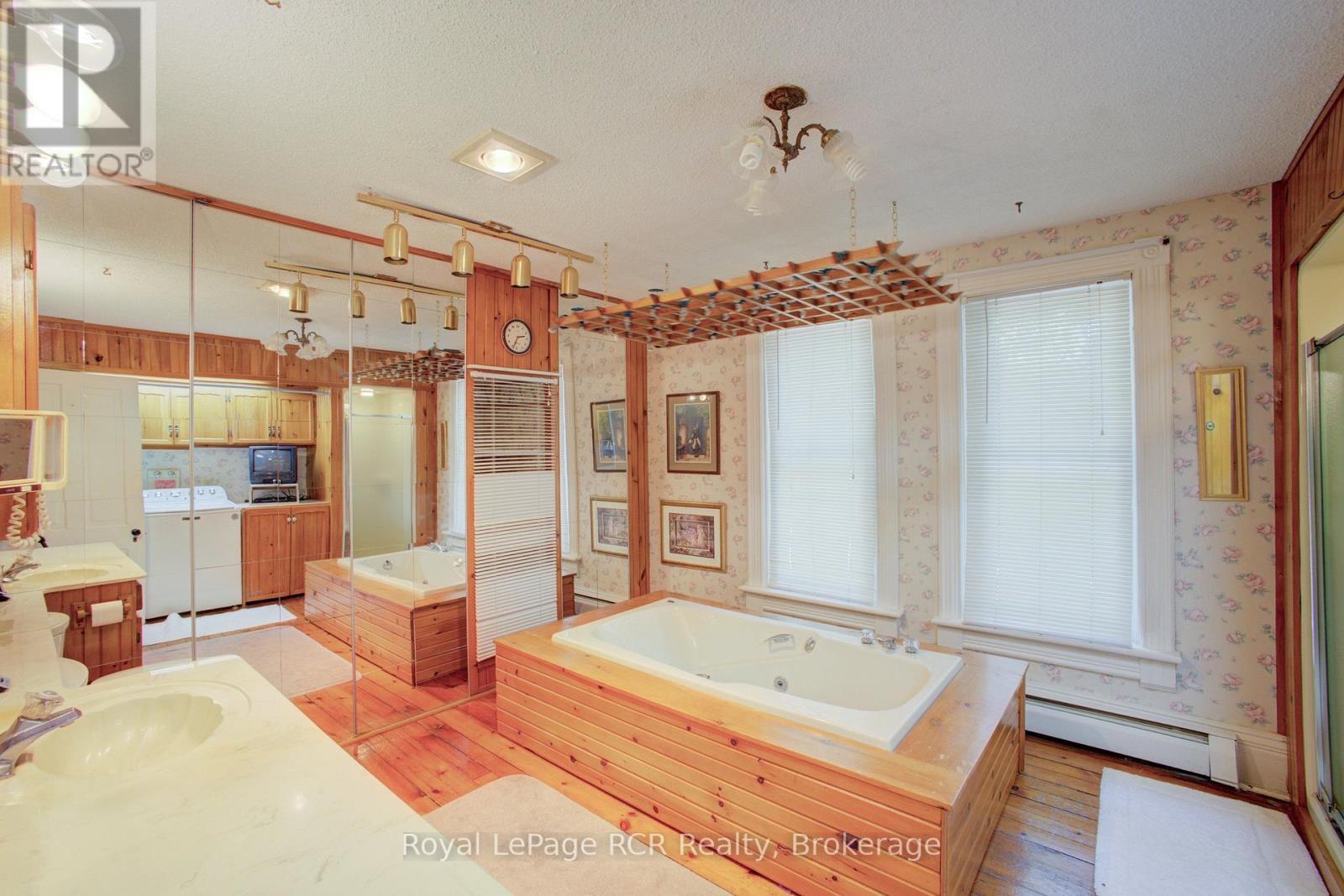 












291 ELMA STREET E

,
North Perth (Listowel),




Ontario
N4W2E2


