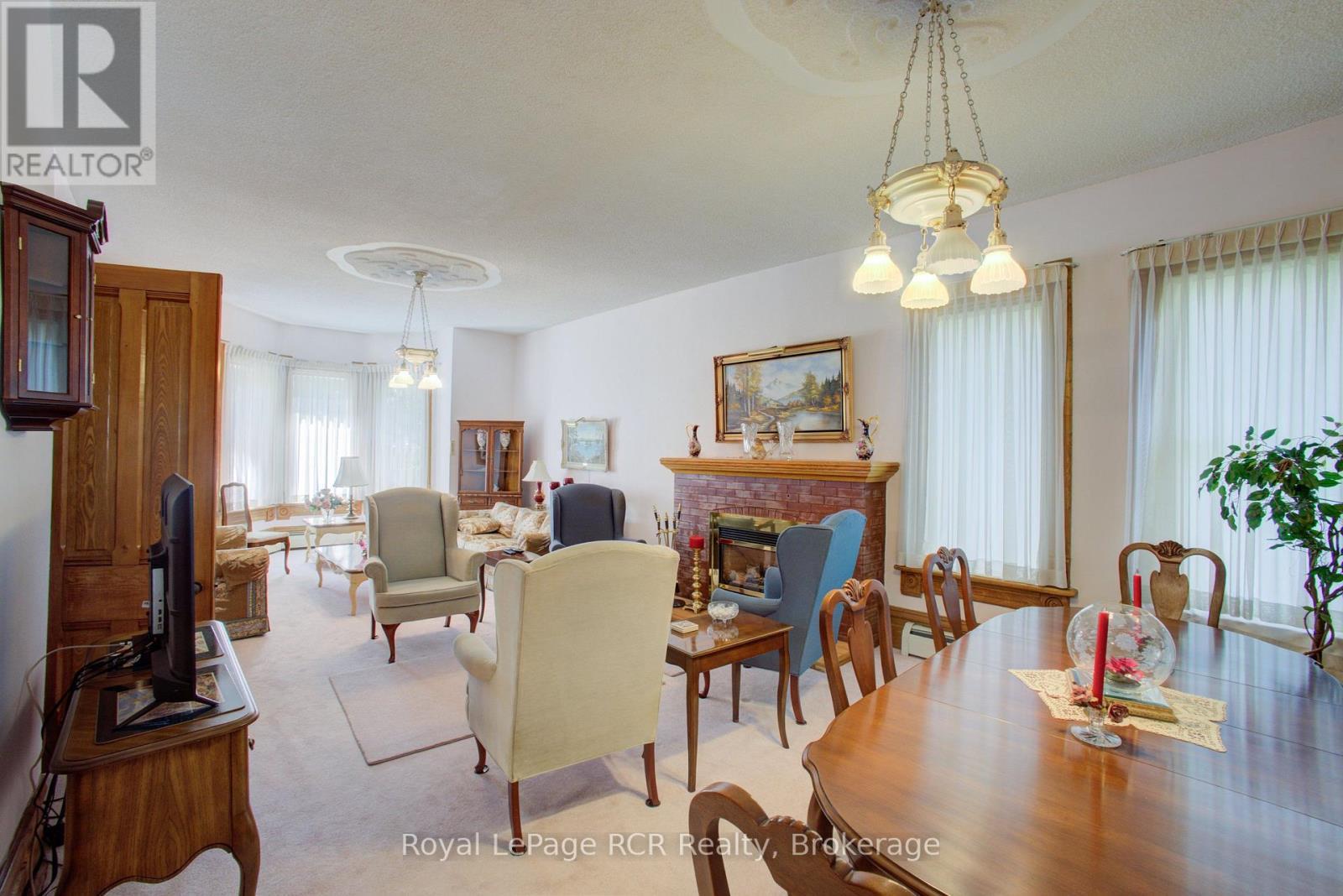 












291 ELMA STREET E

,
North Perth (Listowel),




Ontario
N4W2E2

