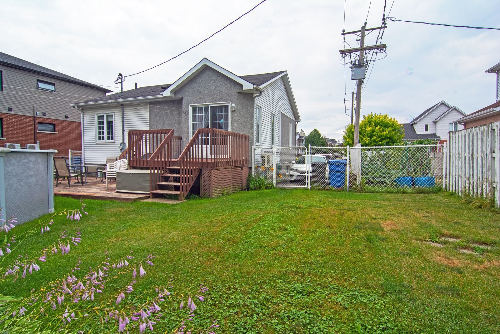 









1885


Rue Legardeur

,
Longueuil (Saint-Hubert),




QC
J3Y5E9

