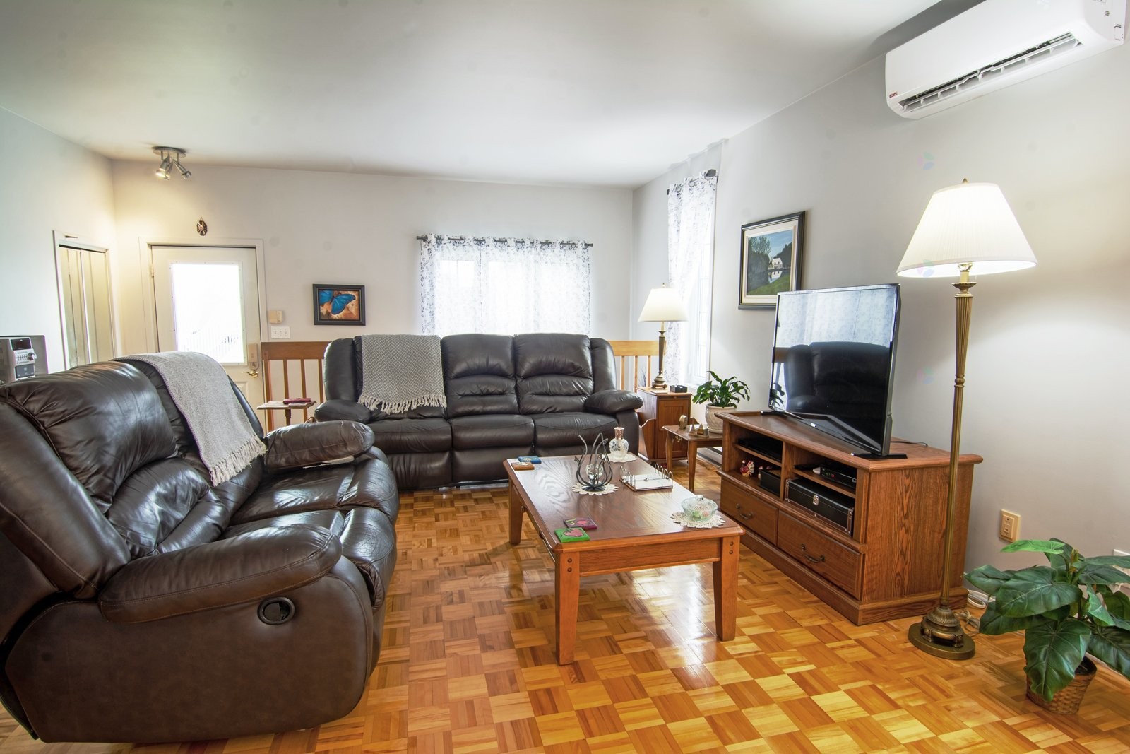 









1885


Rue Legardeur

,
Longueuil (Saint-Hubert),




QC
J3Y5E9

