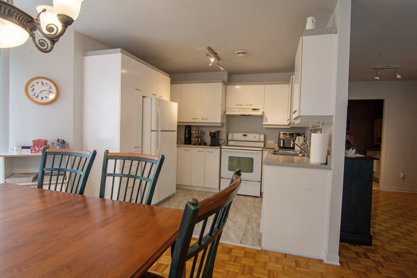 









1885


Rue Legardeur

,
Longueuil (Saint-Hubert),




QC
J3Y5E9

