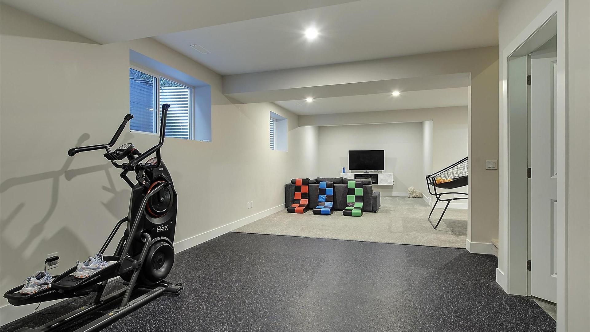 









2383


Hawks

Boulevard,
West Kelowna,




BC
V4T 0A7

