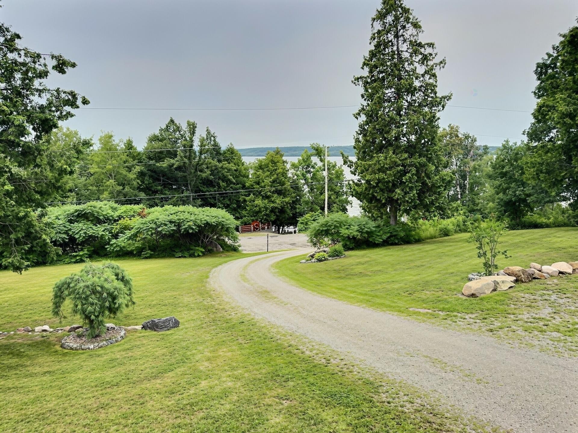 









886


Ch. du Royaume-des-Cèdres

,
Saint-Bruno-de-Guigues,




QC
J0Z2G0

