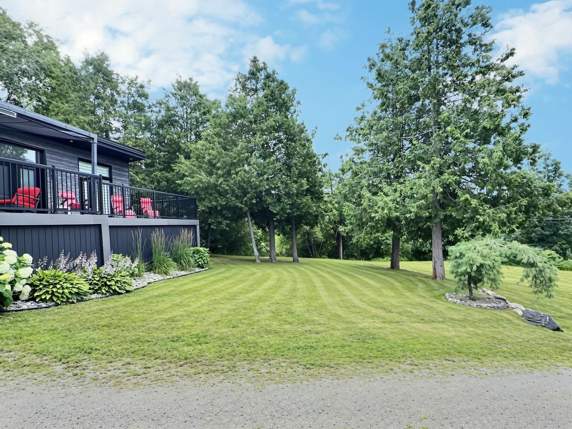 









886


Ch. du Royaume-des-Cèdres

,
Saint-Bruno-de-Guigues,




QC
J0Z2G0

