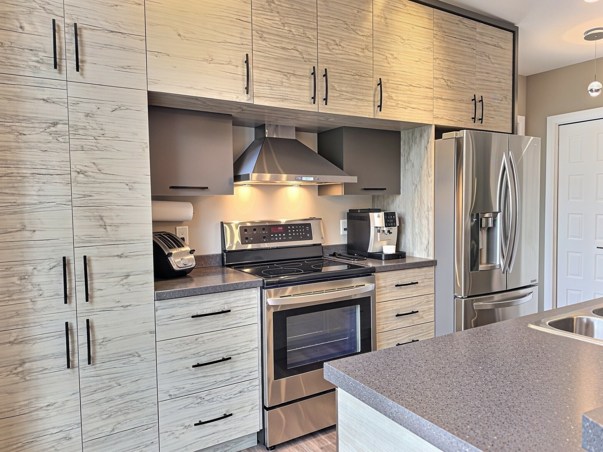 









886


Ch. du Royaume-des-Cèdres

,
Saint-Bruno-de-Guigues,




QC
J0Z2G0

