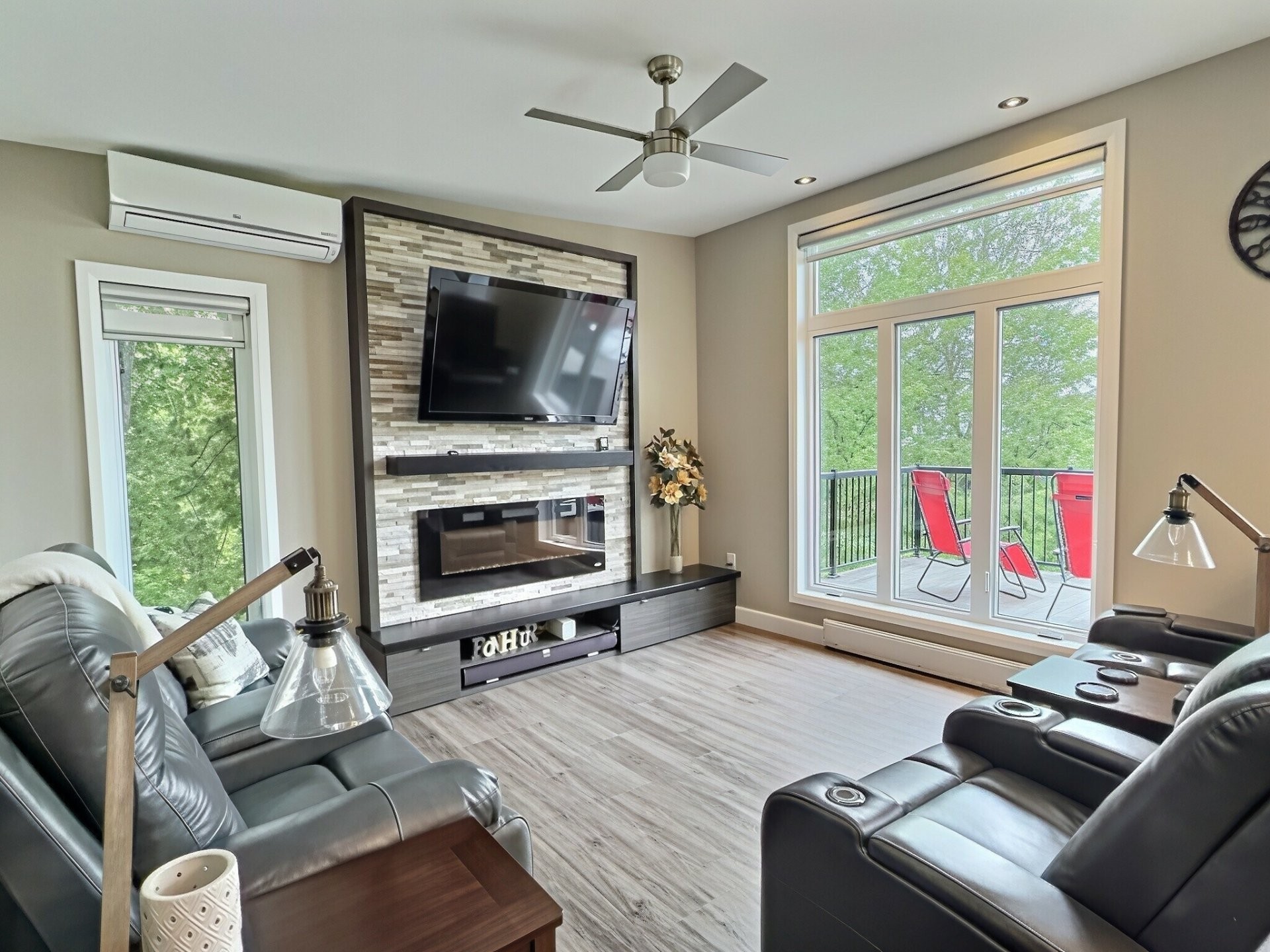 









886


Ch. du Royaume-des-Cèdres

,
Saint-Bruno-de-Guigues,




QC
J0Z2G0

