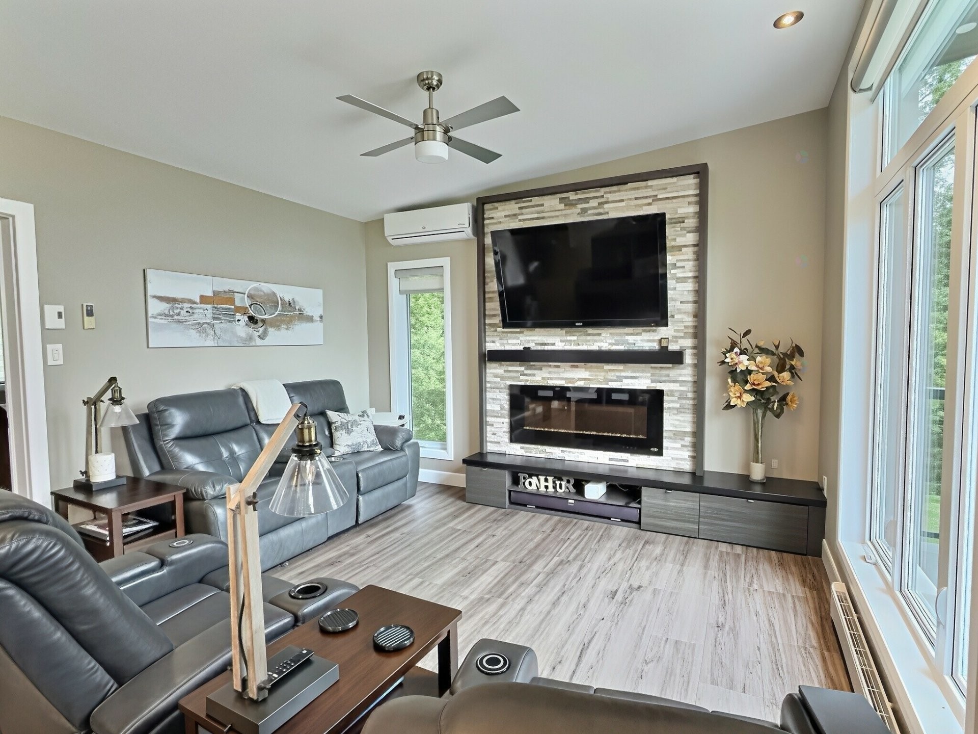 









886


Ch. du Royaume-des-Cèdres

,
Saint-Bruno-de-Guigues,




QC
J0Z2G0

