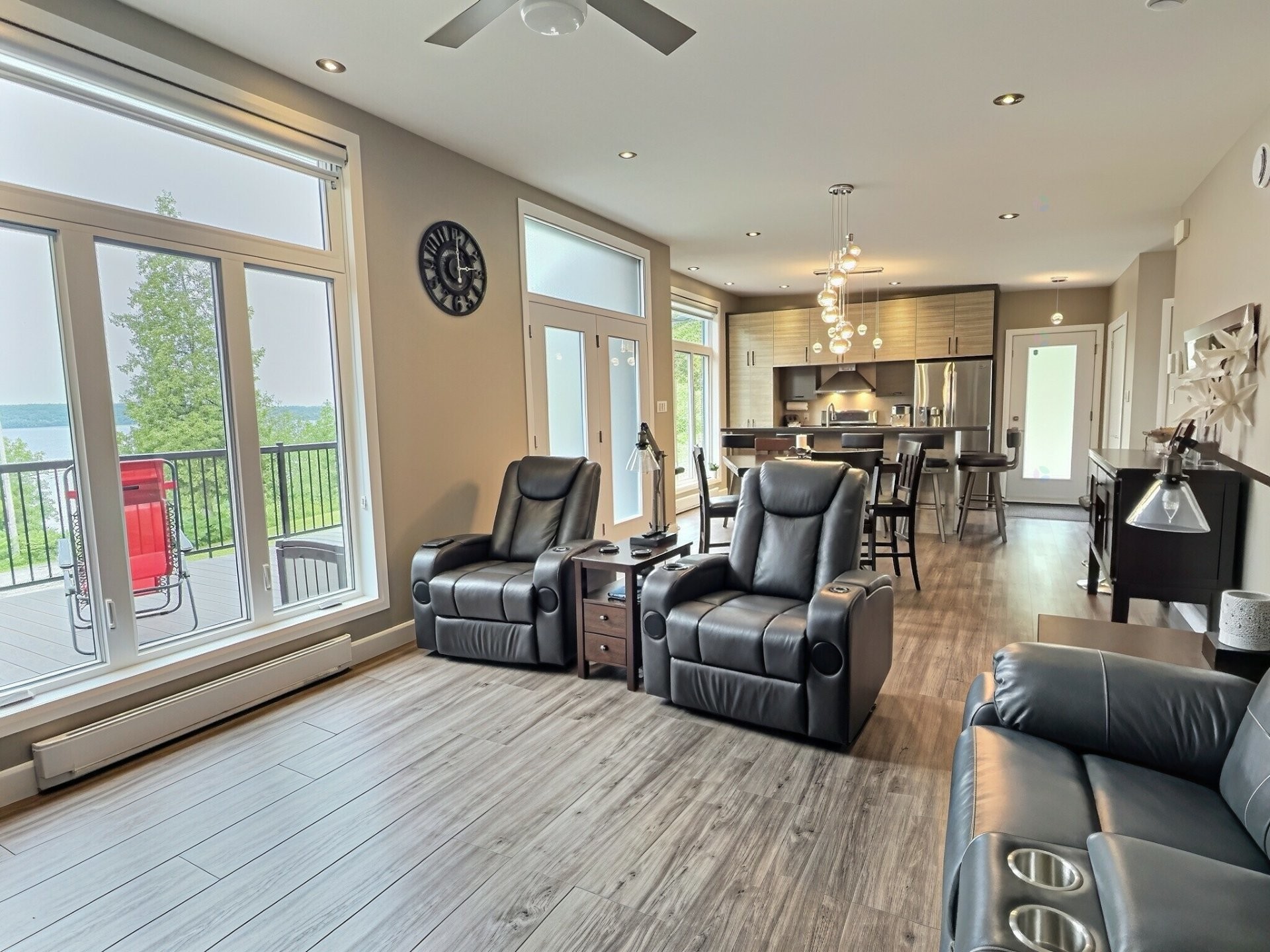 









886


Ch. du Royaume-des-Cèdres

,
Saint-Bruno-de-Guigues,




QC
J0Z2G0

