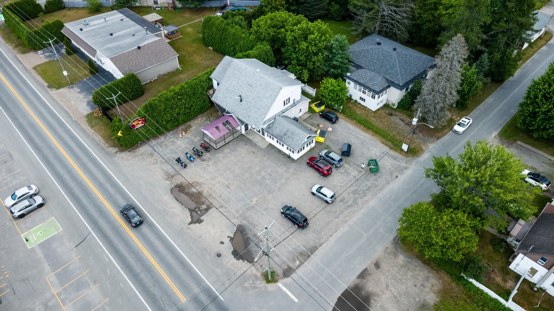 









700


Route de Lac-à-la-Tortue

,
Shawinigan,




QC
G0X1L0

