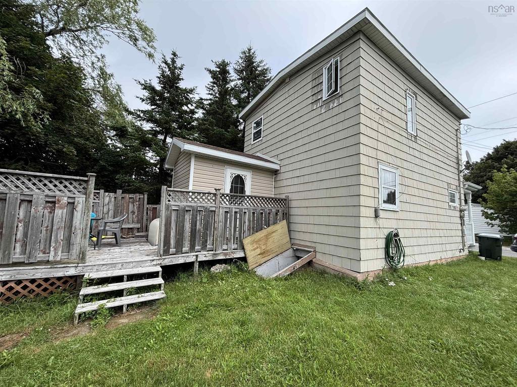 












42 Clifford Street

,
North Sydney,




NS
B2A 1X3

