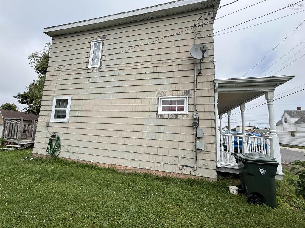 












42 Clifford Street

,
North Sydney,




NS
B2A 1X3

