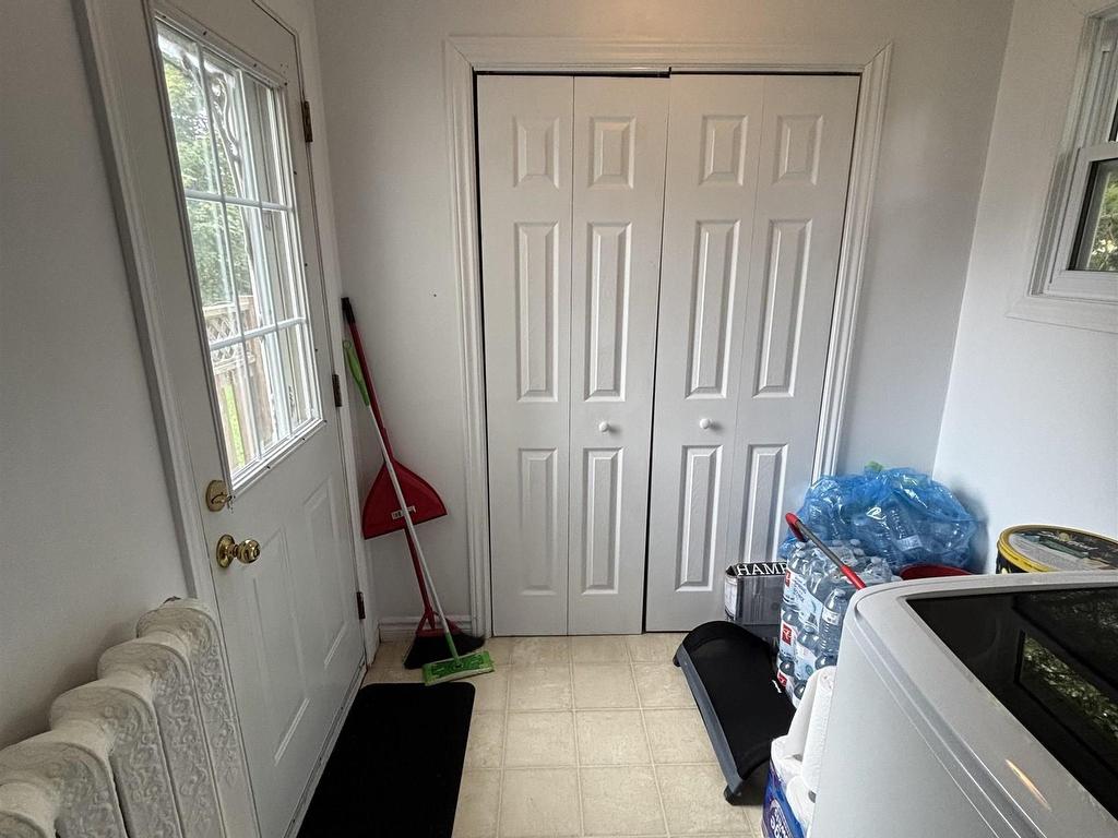 












42 Clifford Street

,
North Sydney,




NS
B2A 1X3

