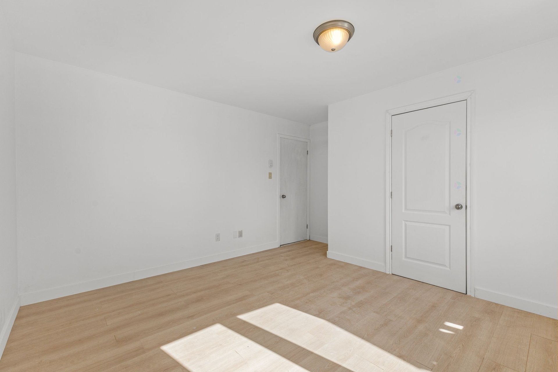 









354


Rue Mondoux

,
Gatineau (Gatineau),




QC
J8P5X6


