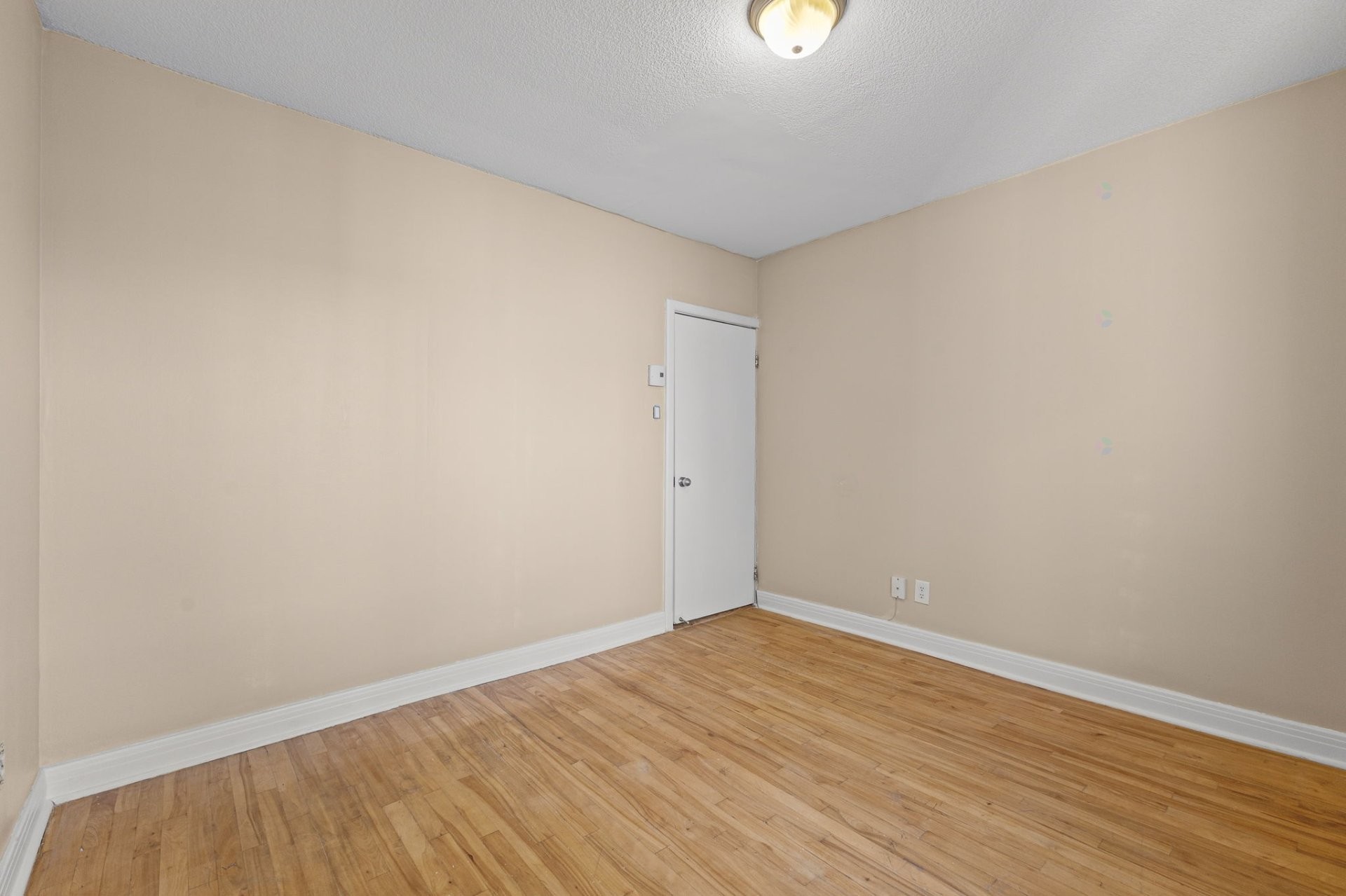 









354


Rue Mondoux

,
Gatineau (Gatineau),




QC
J8P5X6


