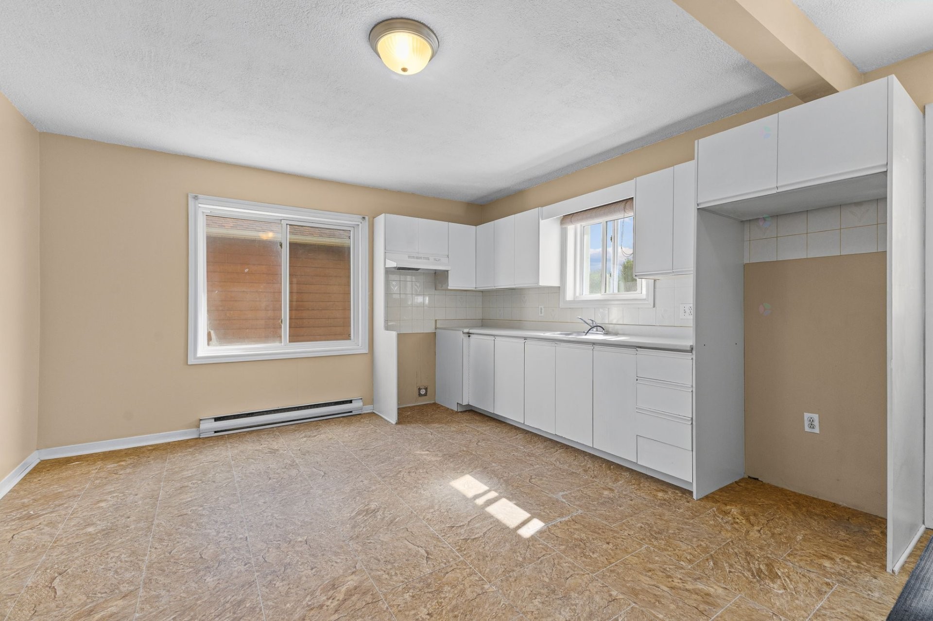 









354


Rue Mondoux

,
Gatineau (Gatineau),




QC
J8P5X6

