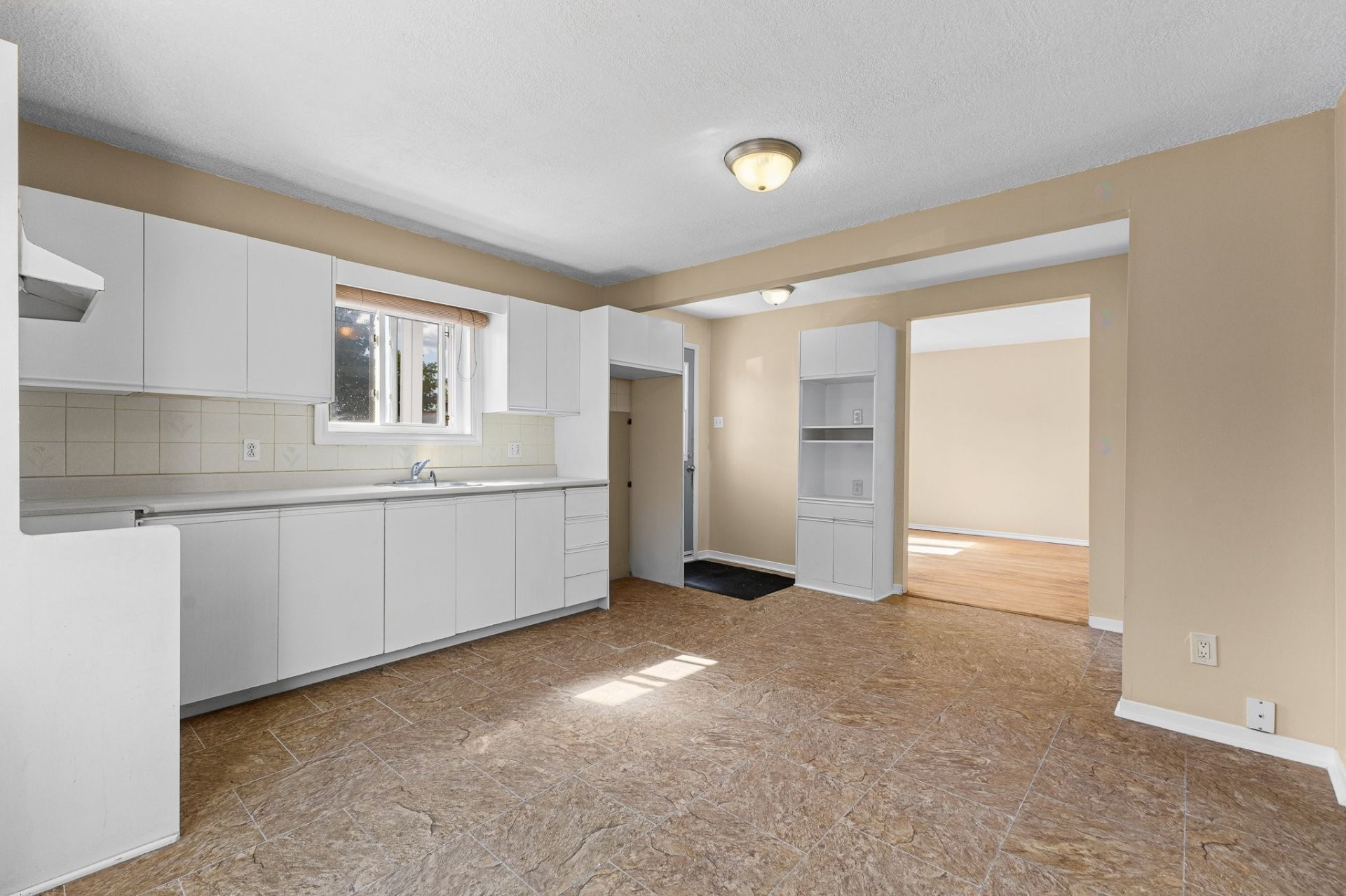 









354


Rue Mondoux

,
Gatineau (Gatineau),




QC
J8P5X6


