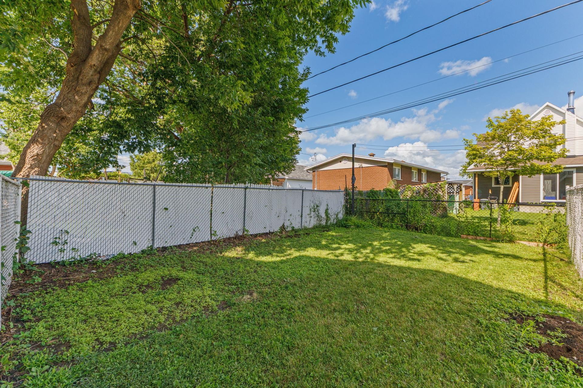 









354


Rue Mondoux

,
Gatineau (Gatineau),




QC
J8P5X6

