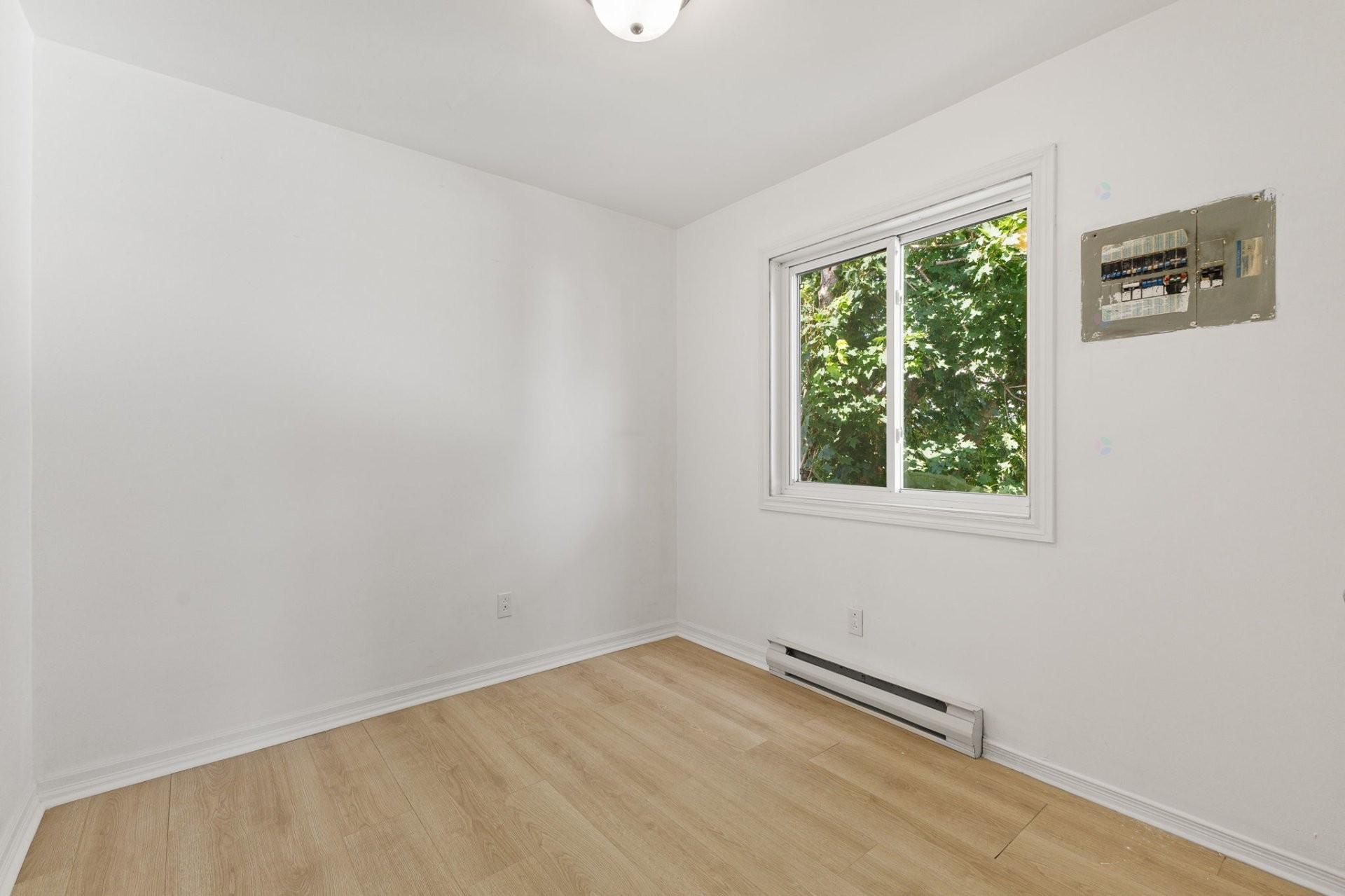 









354


Rue Mondoux

,
Gatineau (Gatineau),




QC
J8P5X6

