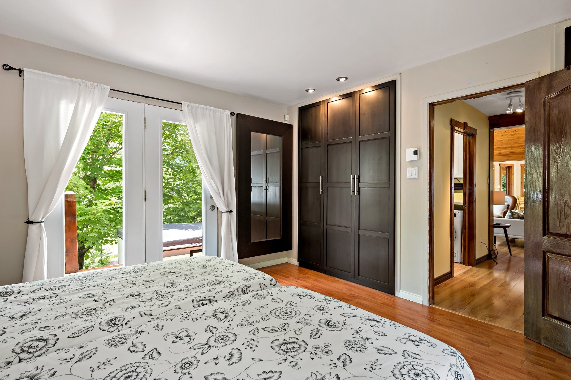 









3385


Ch. du Lac-Supérieur

,
Lac-Supérieur,




QC
J0T1P0

