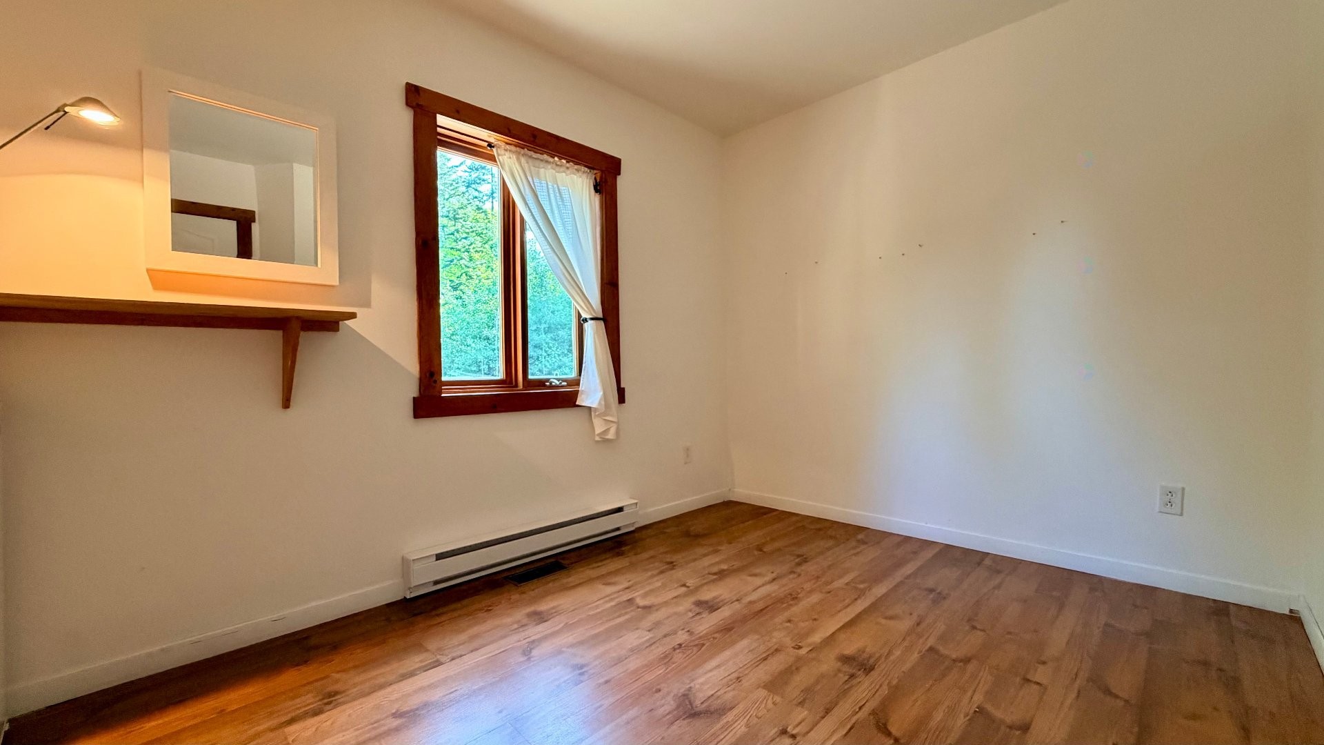 









3385


Ch. du Lac-Supérieur

,
Lac-Supérieur,




QC
J0T1P0

