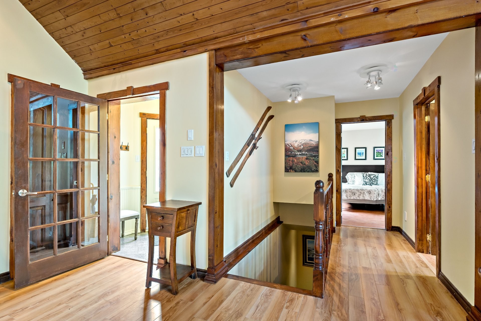 









3385


Ch. du Lac-Supérieur

,
Lac-Supérieur,




QC
J0T1P0

