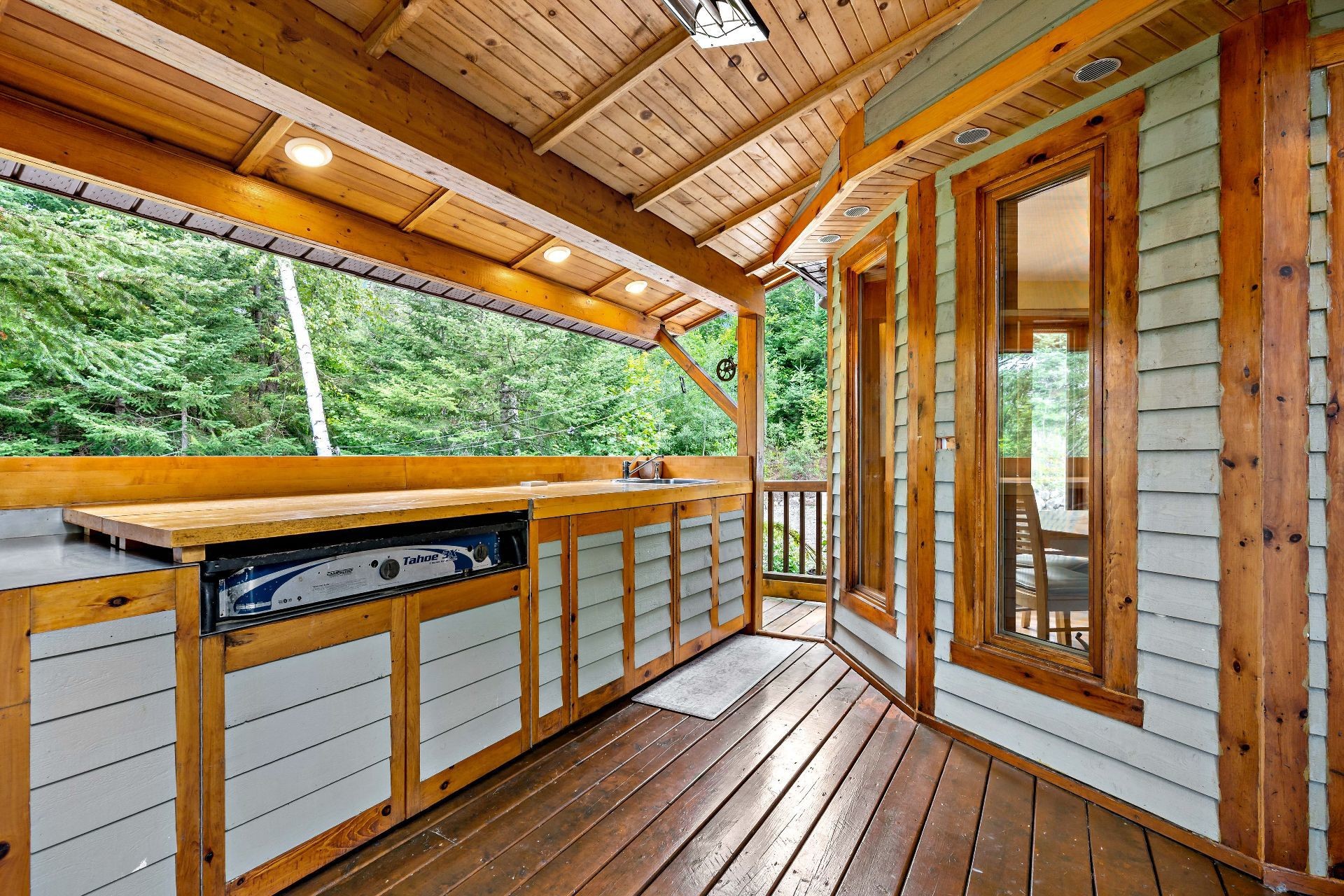 









3385


Ch. du Lac-Supérieur

,
Lac-Supérieur,




QC
J0T1P0


