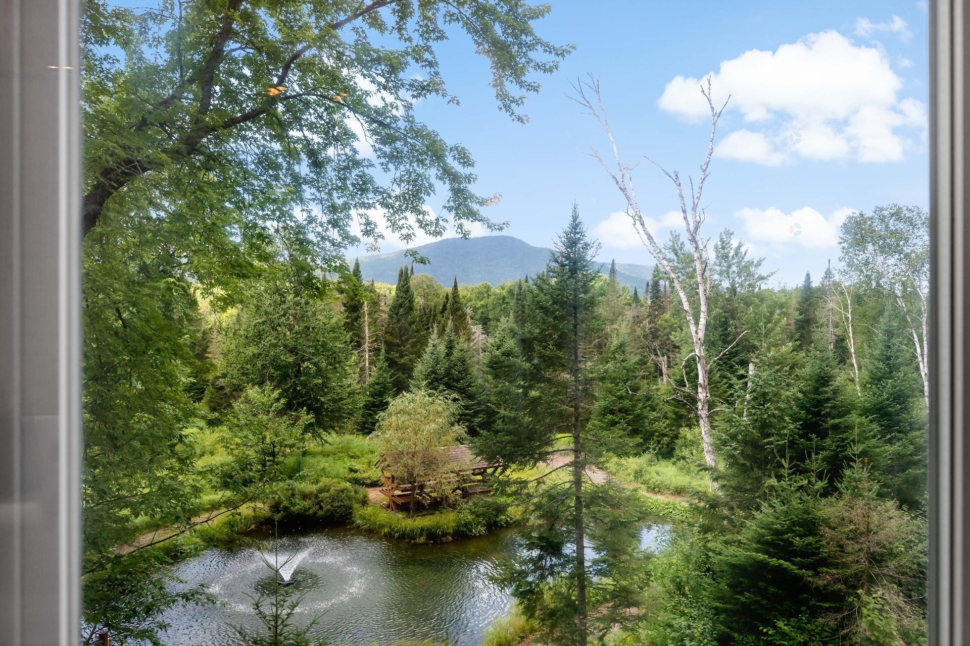 









3385


Ch. du Lac-Supérieur

,
Lac-Supérieur,




QC
J0T1P0

