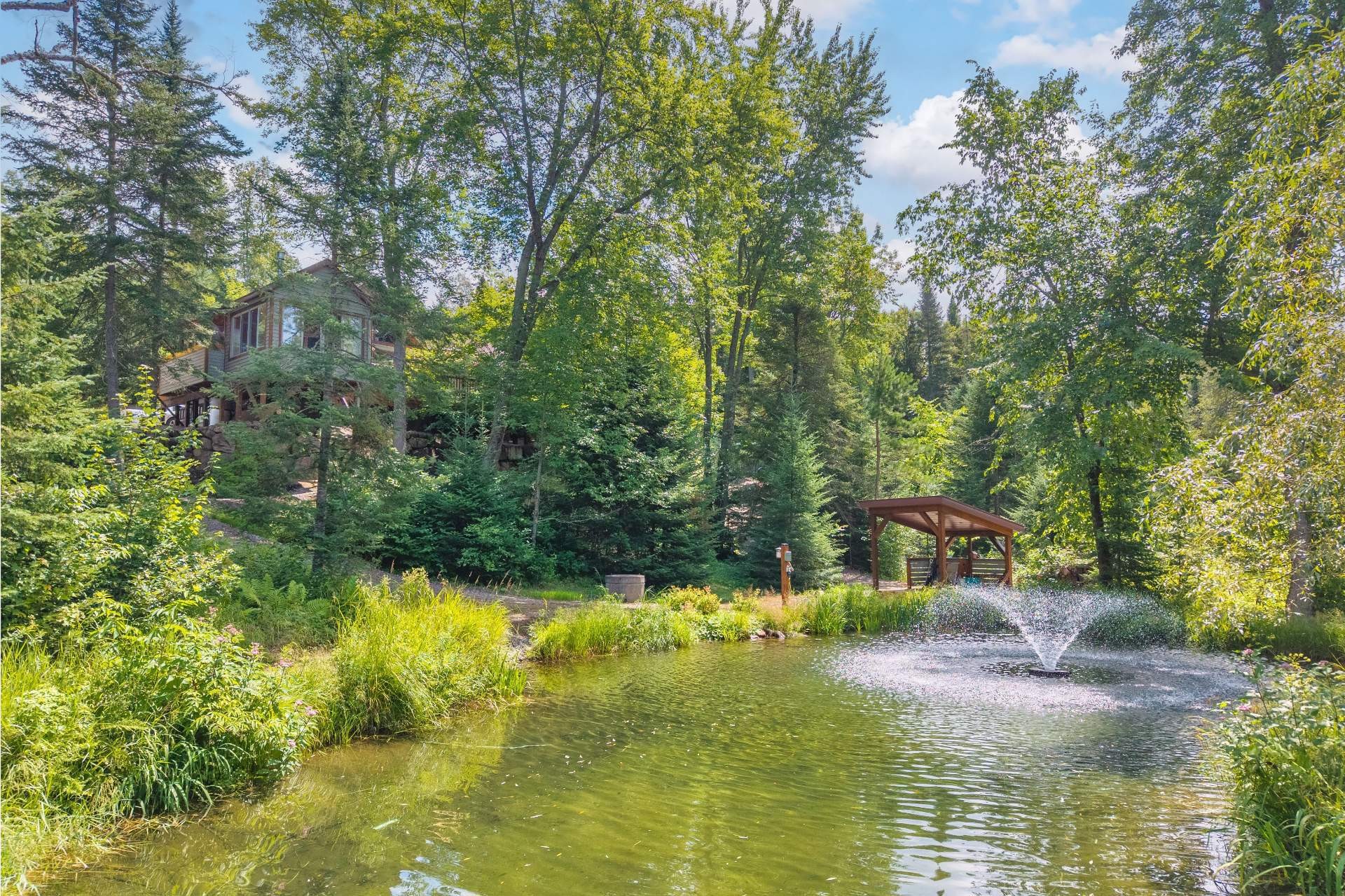









3385


Ch. du Lac-Supérieur

,
Lac-Supérieur,




QC
J0T1P0

