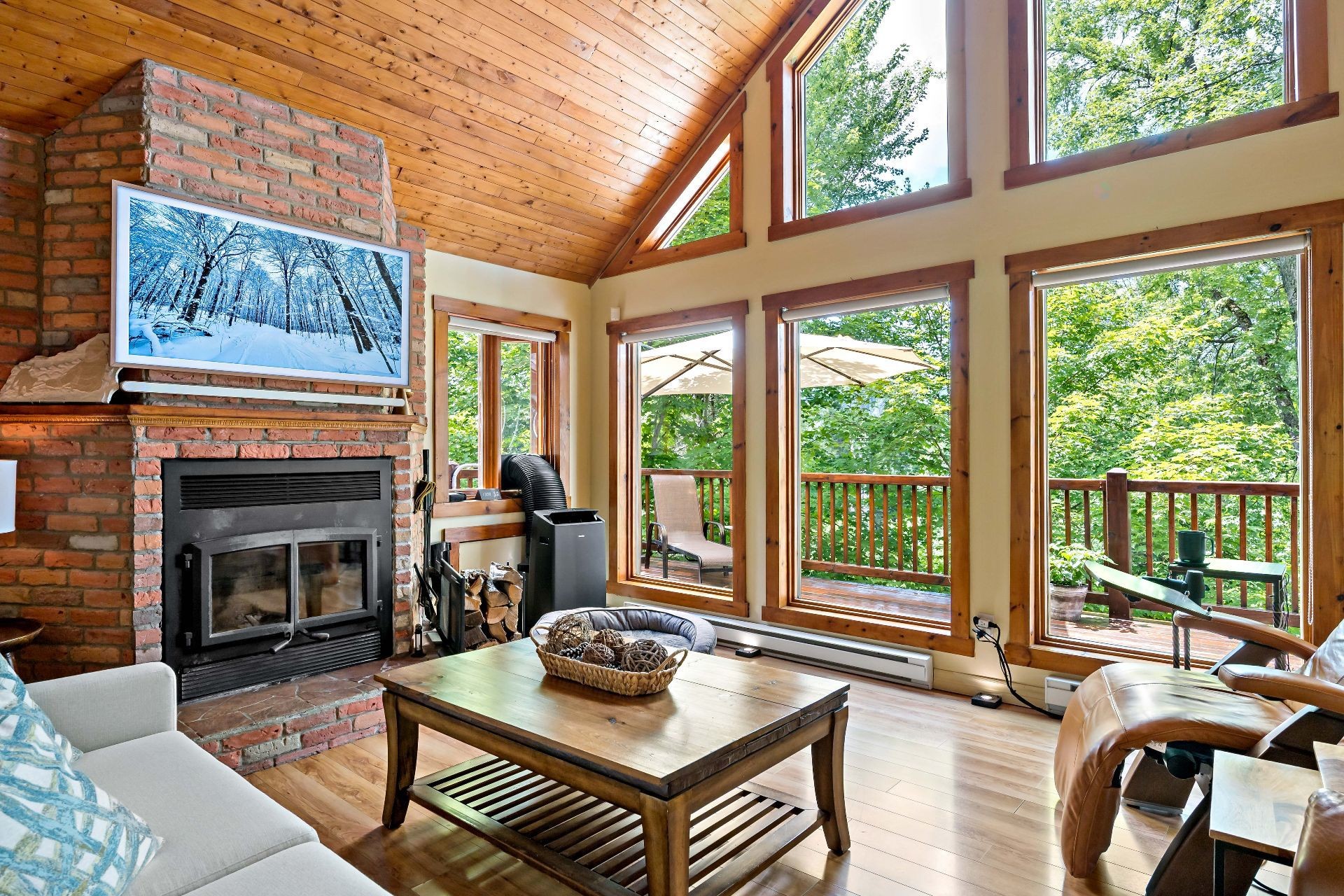 









3385


Ch. du Lac-Supérieur

,
Lac-Supérieur,




QC
J0T1P0

