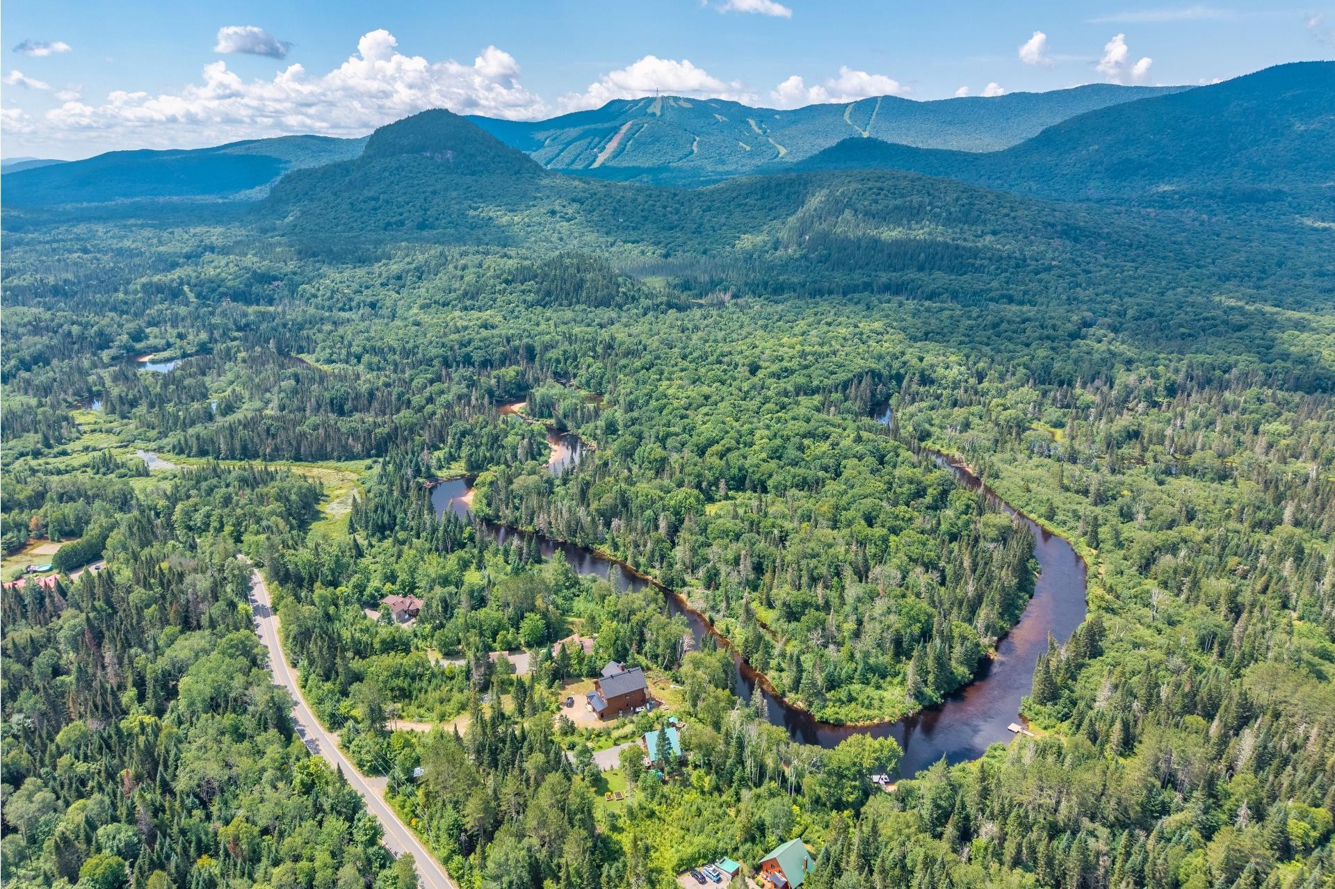 









3385


Ch. du Lac-Supérieur

,
Lac-Supérieur,




QC
J0T1P0

