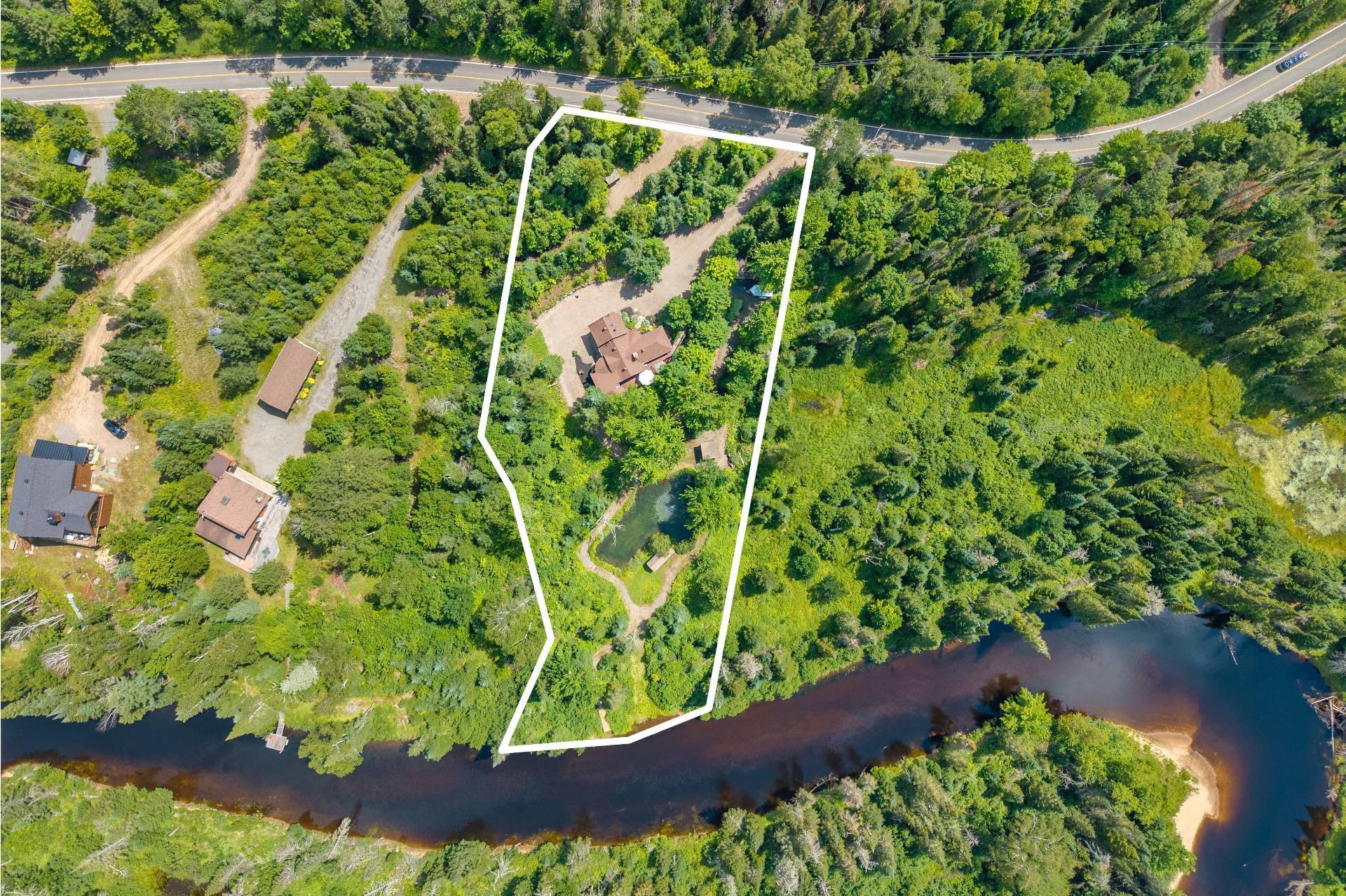 









3385


Ch. du Lac-Supérieur

,
Lac-Supérieur,




QC
J0T1P0


