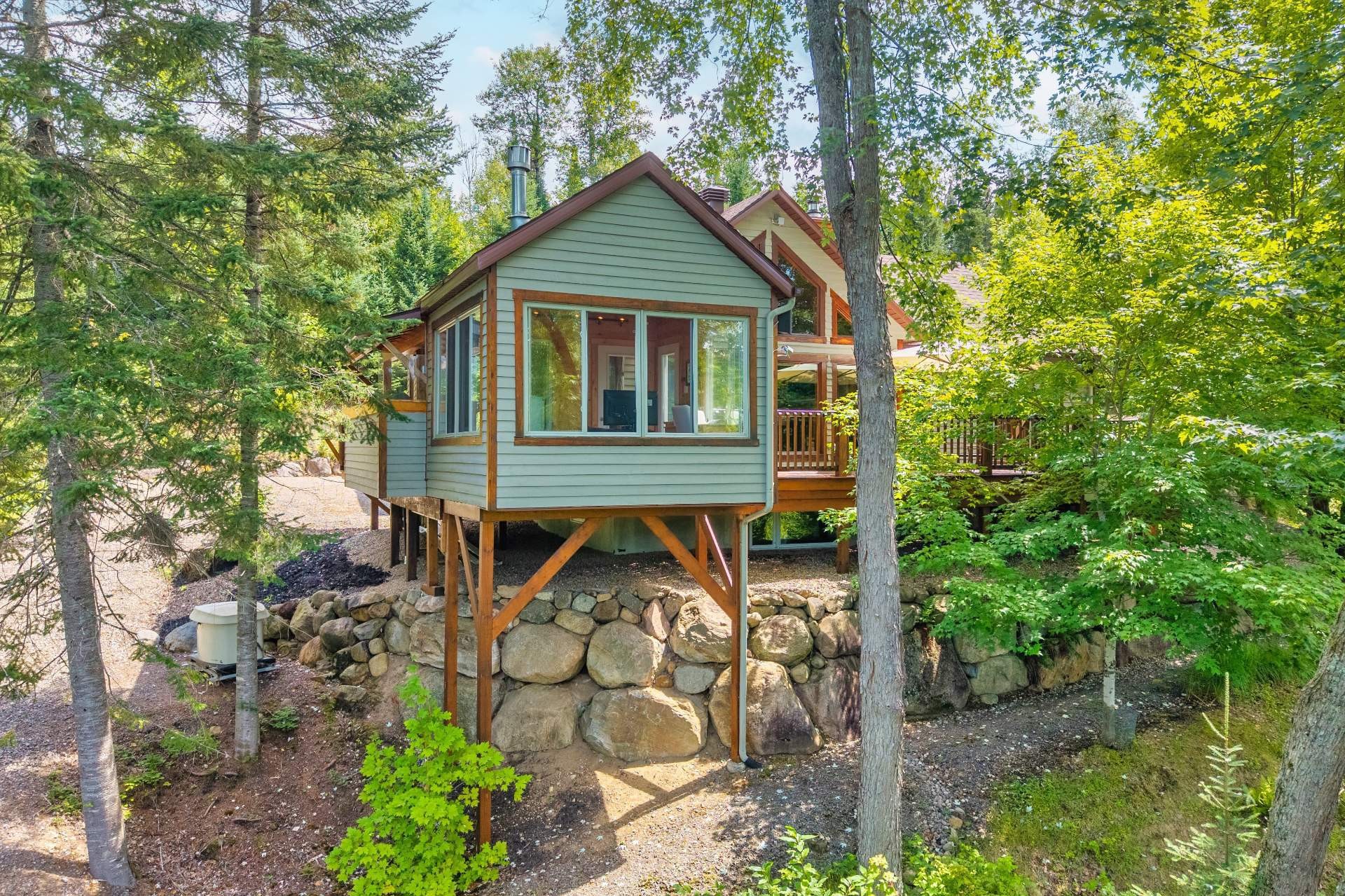 









3385


Ch. du Lac-Supérieur

,
Lac-Supérieur,




QC
J0T1P0

