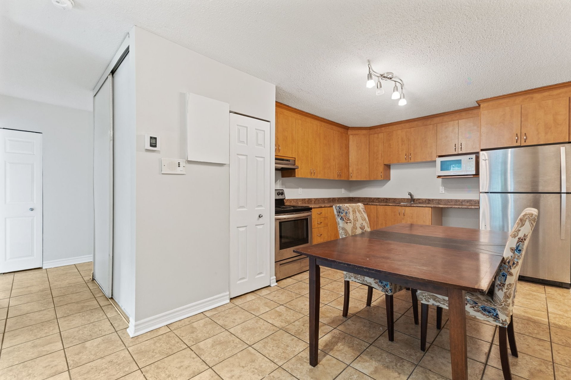 









90


Ch. Eardley

, 104,
Gatineau (Aylmer),




QC
J9H4K2

