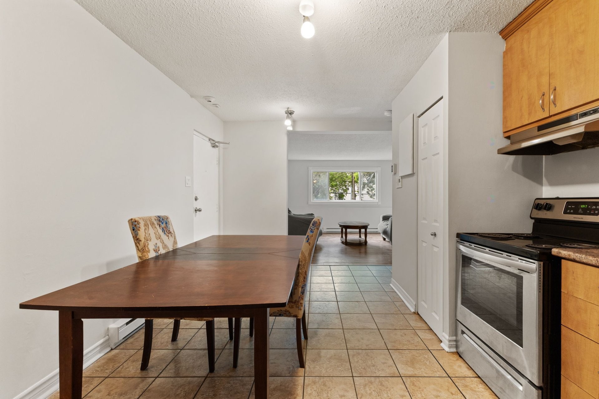









90


Ch. Eardley

, 104,
Gatineau (Aylmer),




QC
J9H4K2

