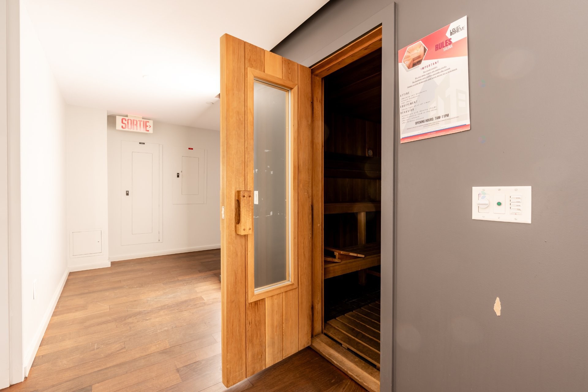 









350


Boul. De Maisonneuve O.

, 1805,
Montréal (Ville-Marie),




QC
H3A0B4

