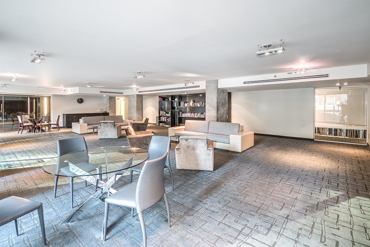 









350


Boul. De Maisonneuve O.

, 1805,
Montréal (Ville-Marie),




QC
H3A0B4

