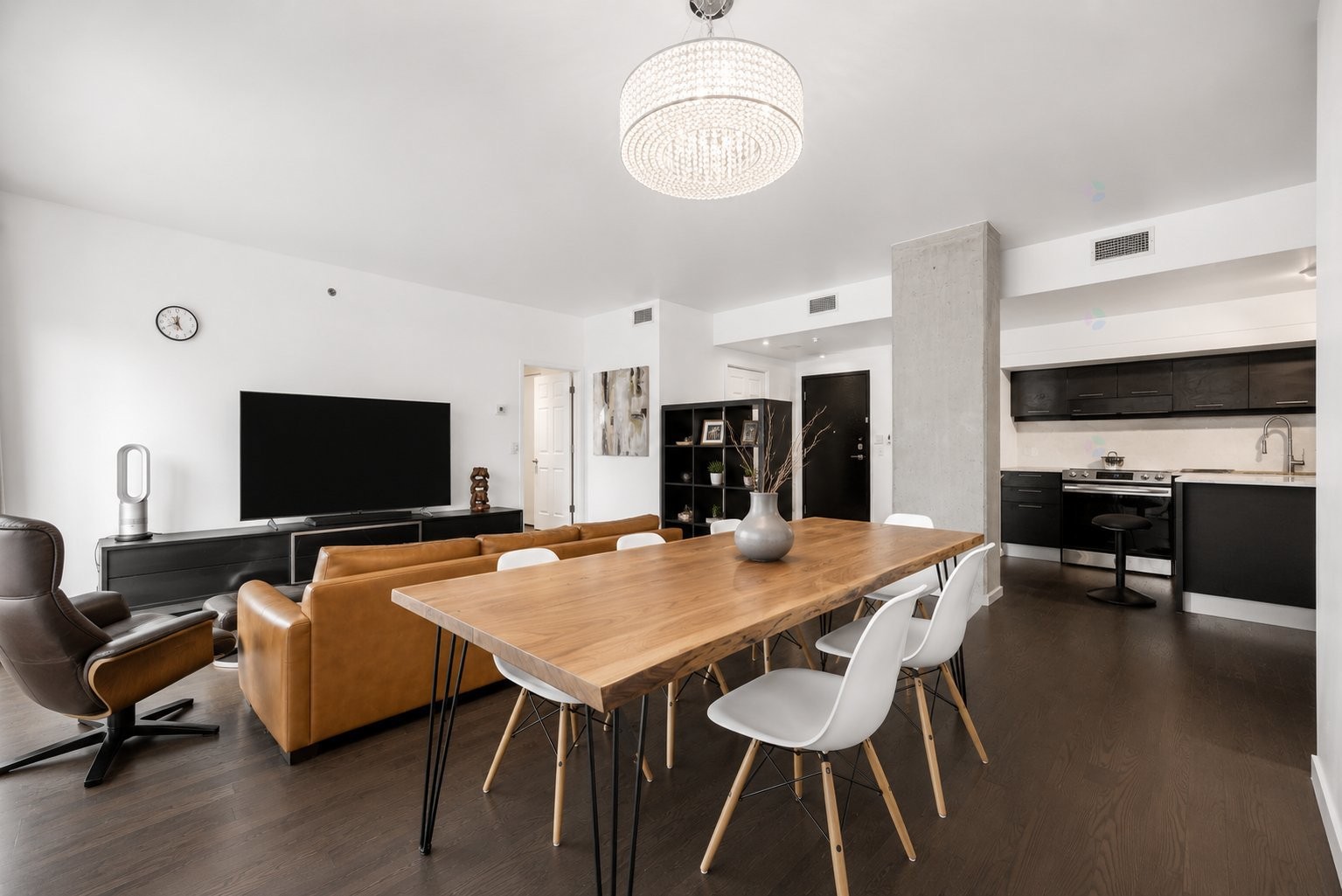 









350


Boul. De Maisonneuve O.

, 1805,
Montréal (Ville-Marie),




QC
H3A0B4

