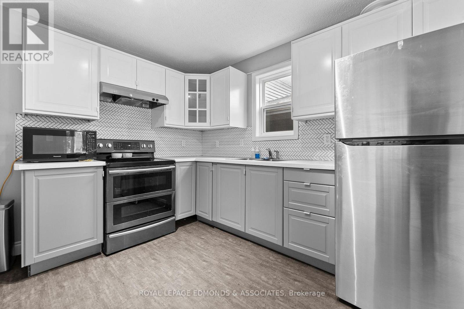 












311 JULIEN STREET

,
Pembroke,




Ontario
K8A3P6

