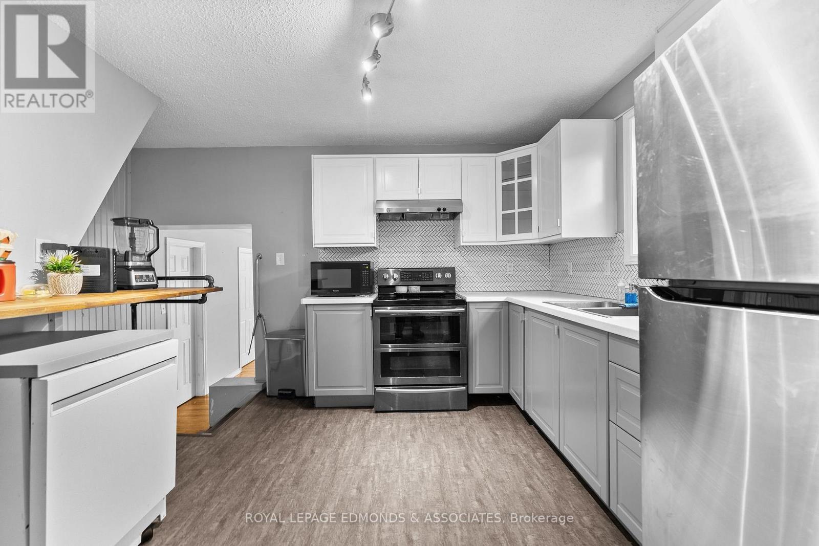 












311 JULIEN STREET

,
Pembroke,




Ontario
K8A3P6

