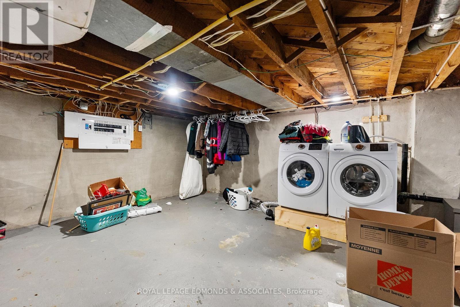 












311 JULIEN STREET

,
Pembroke,




Ontario
K8A3P6

